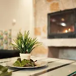 A 20 Min De Madrid En Ave Casita Con Jardin Privado, Wifi, Smart Tv 55p Y Aparcamiento En La Puerta Segovia
