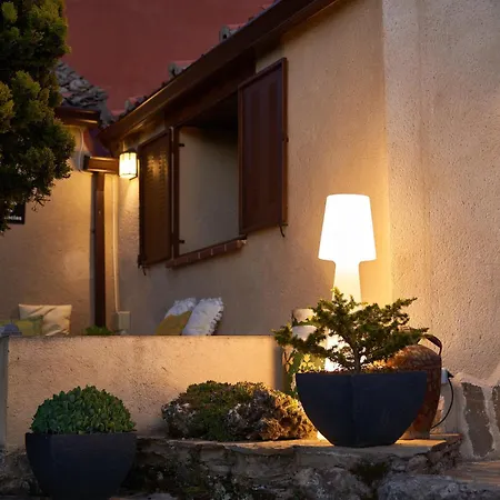 A 20 Min De Madrid En Ave Premium Con Jardin Privado, Wifi, Smart Tv 55p, Bano Dentro De Cada Y Aparcamiento En La Puerta *
